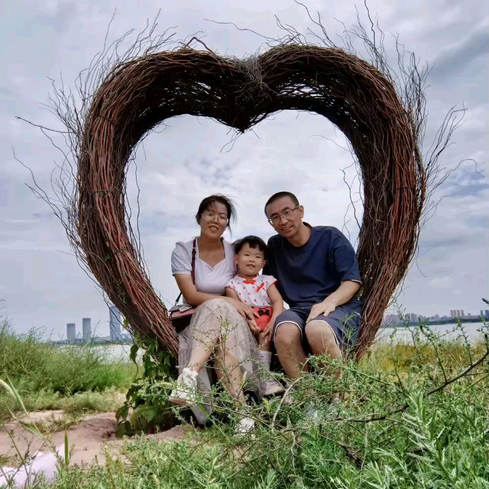 伊旗花小满花店