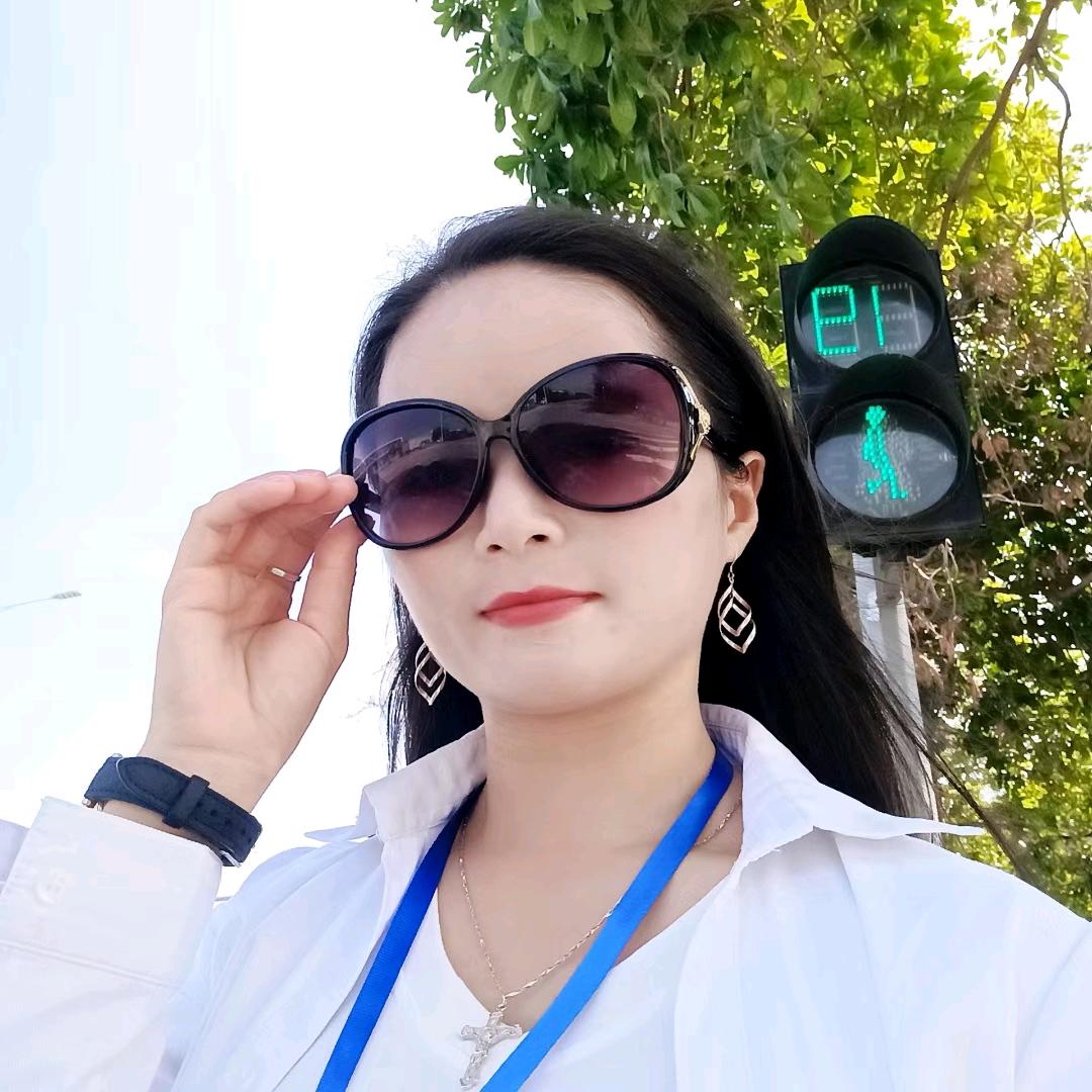 单身羊🐏自带养一儿一女，怎么开心怎么过