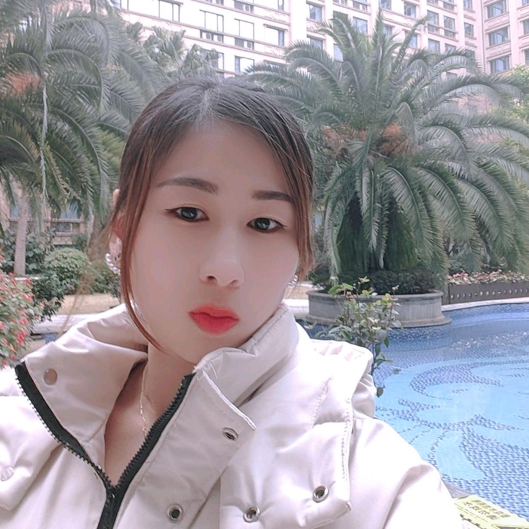 逆光下的微笑