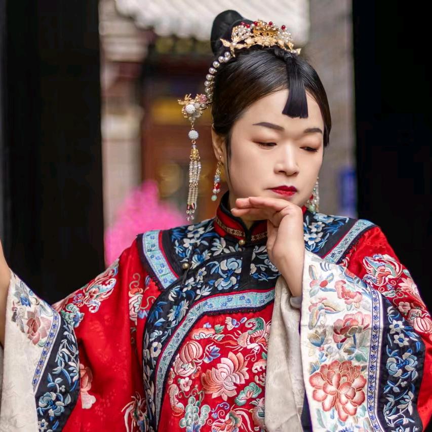 @村里的姑娘叫小芳