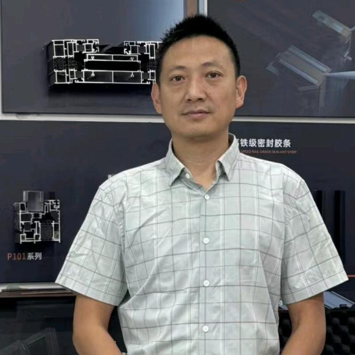 简纳斯门窗黄工