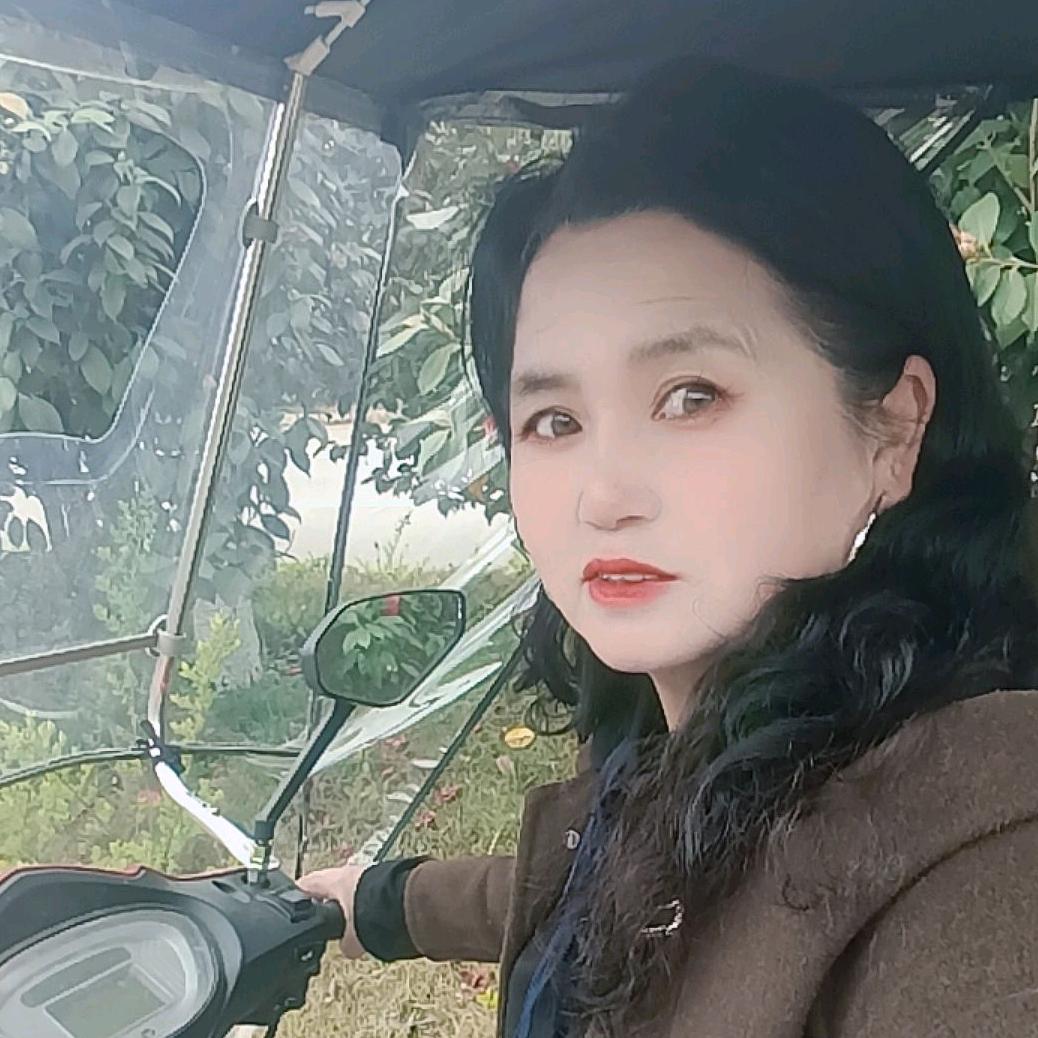 树下的花
