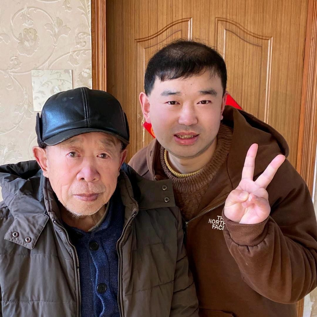宝爸男