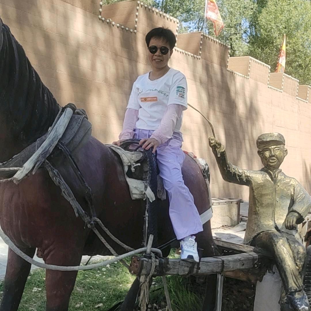 快乐女人白牡丹