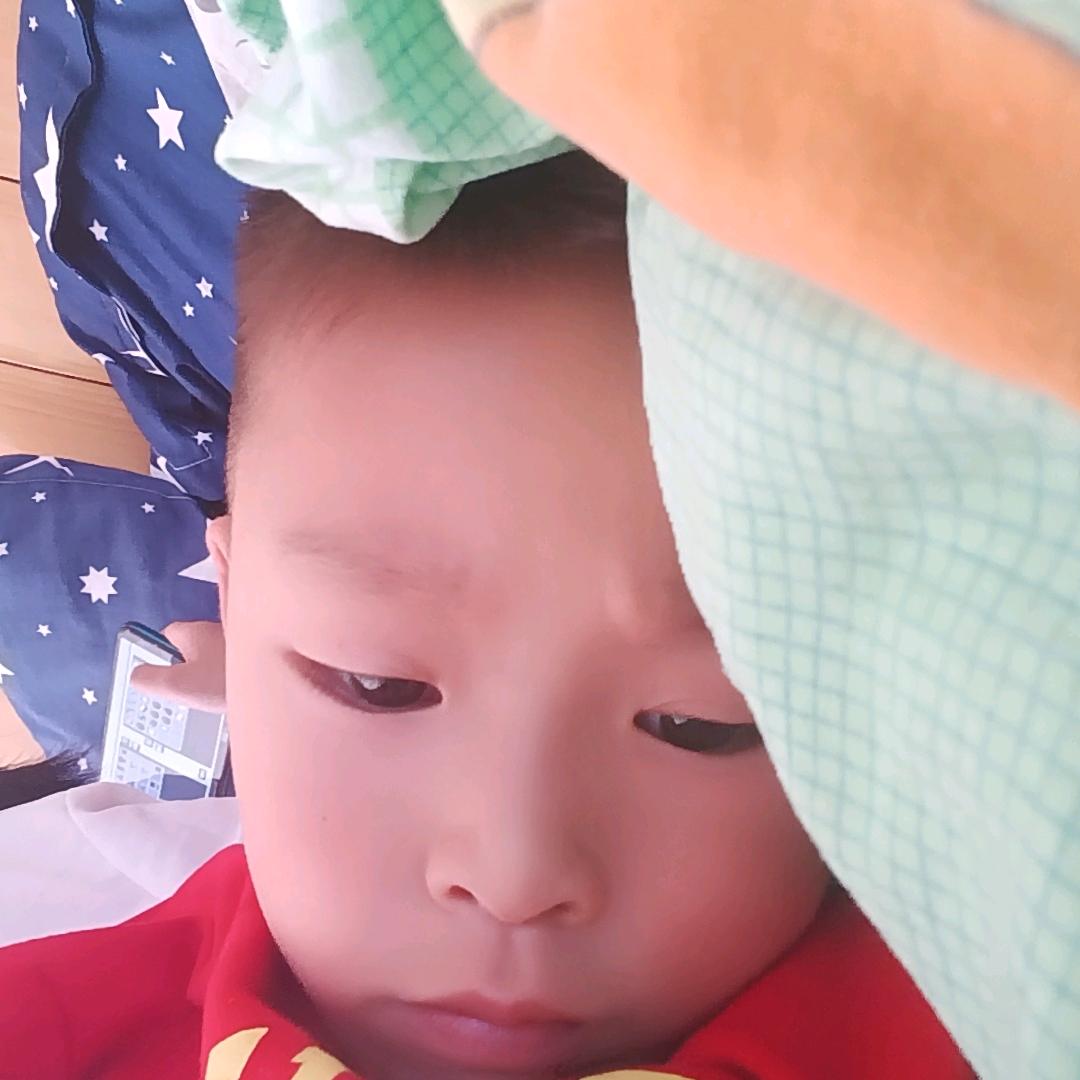 冷漠多金的李俊孝头像