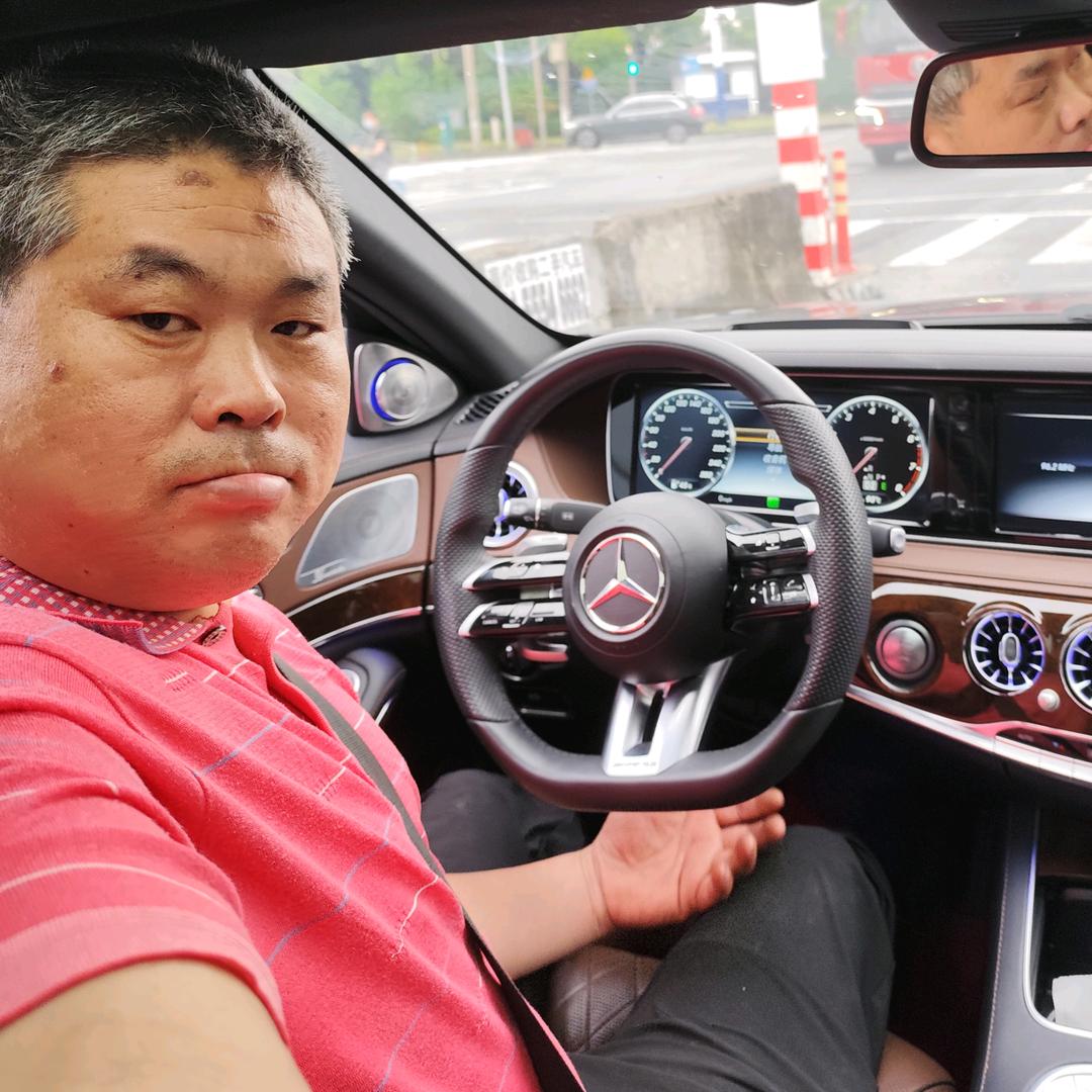 登珠峰之巅.看天下奇观！