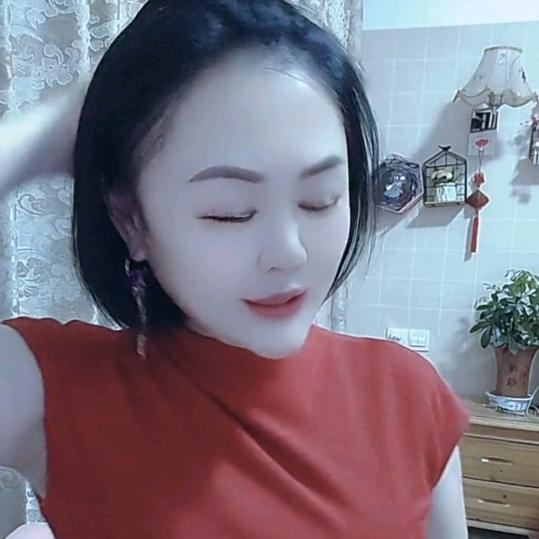 芳芳🎤