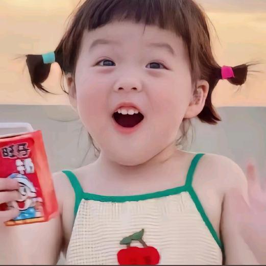 璐璐  田
