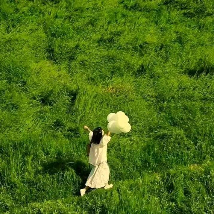 等春微醺时°