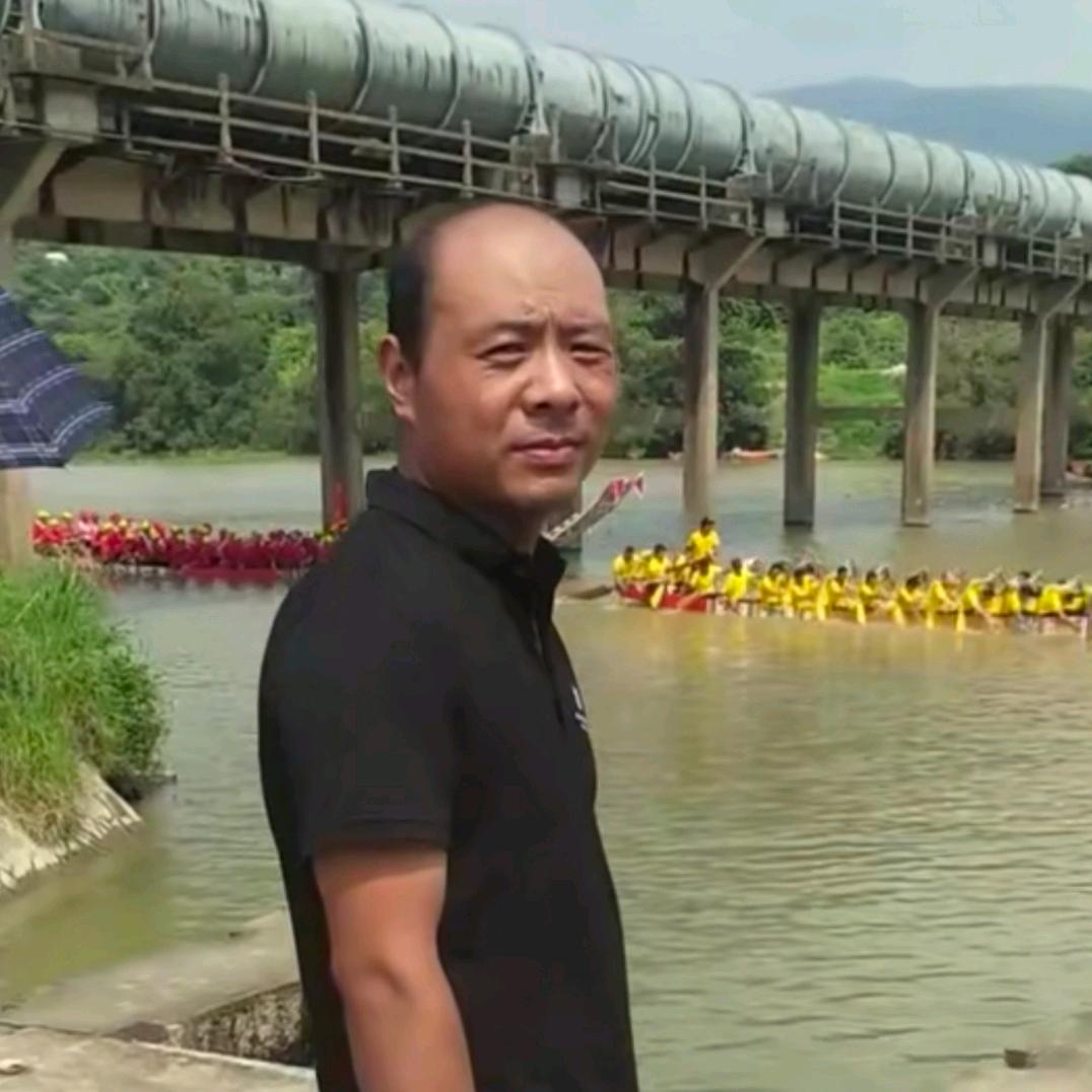 烈酒狂饮只为醉