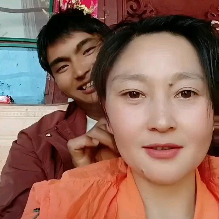 雪怕太阳草怕霜