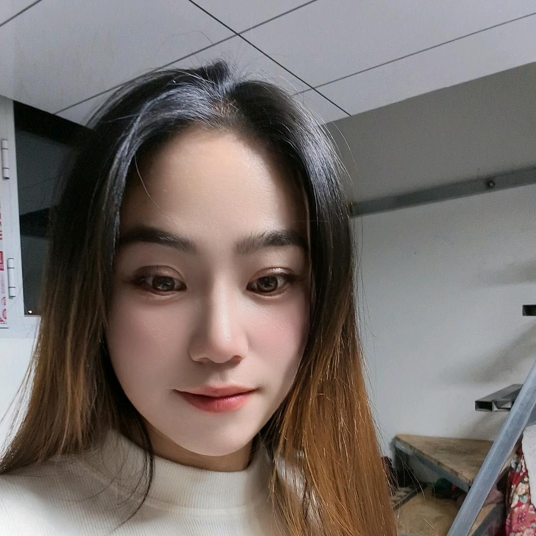 爱吃麻辣烫的小女人