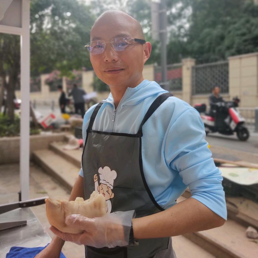 朱哥酸辣猪蹄摆摊