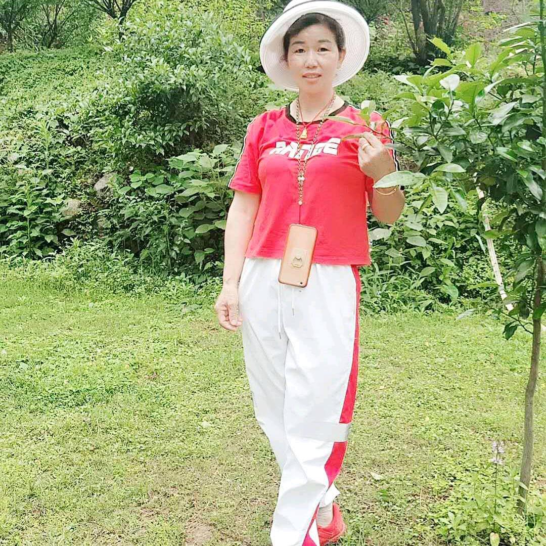 莫女美女