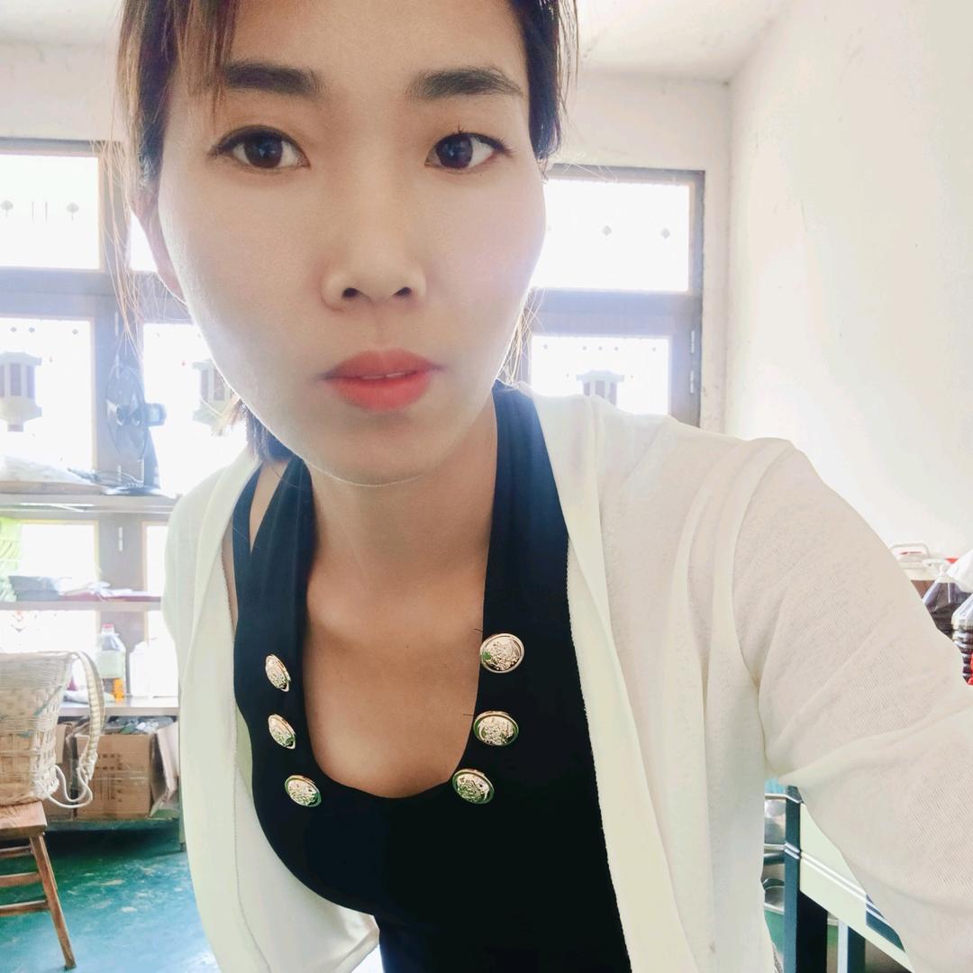主打土山羊小耳朵羊回锅羊肉，羊杂
