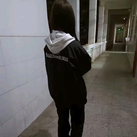 不爱.K