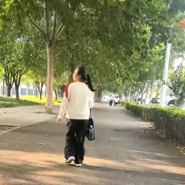 请叫我熊小弟