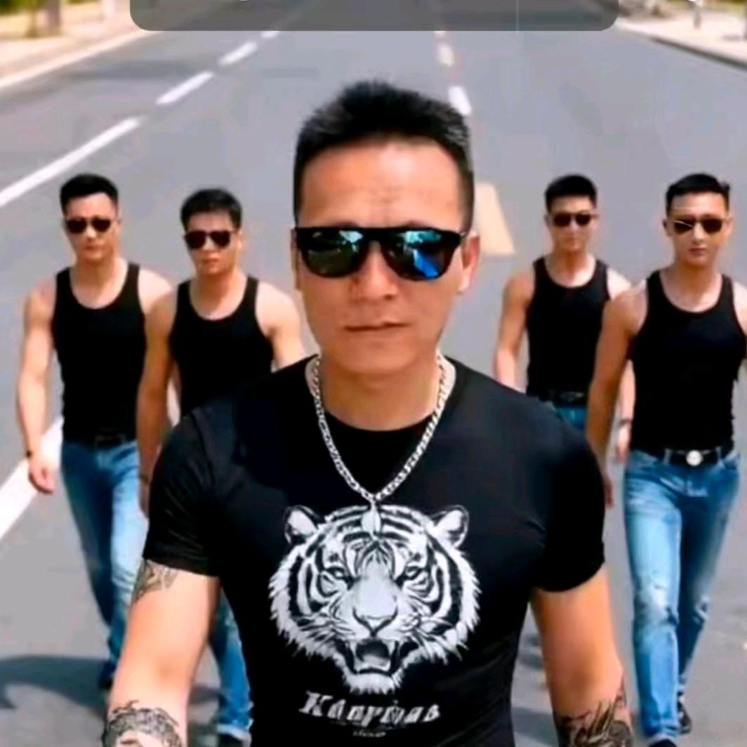 反  👻 冲