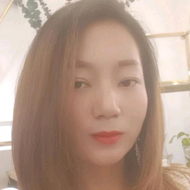 彝族姑娘