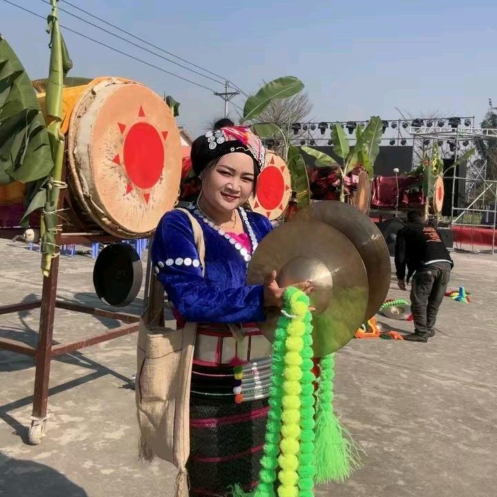 Nay Chi ငွေလွဲ