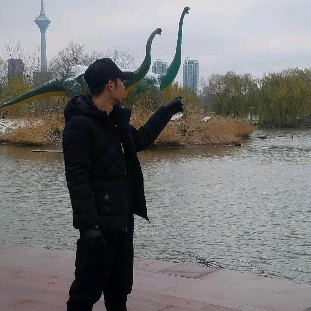 依琳霜商贸商行