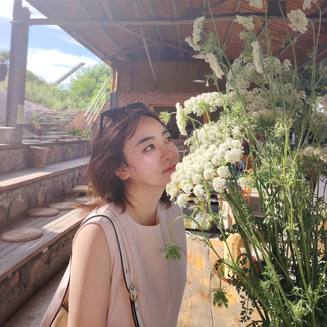 雅荷.欣镜  美学管理