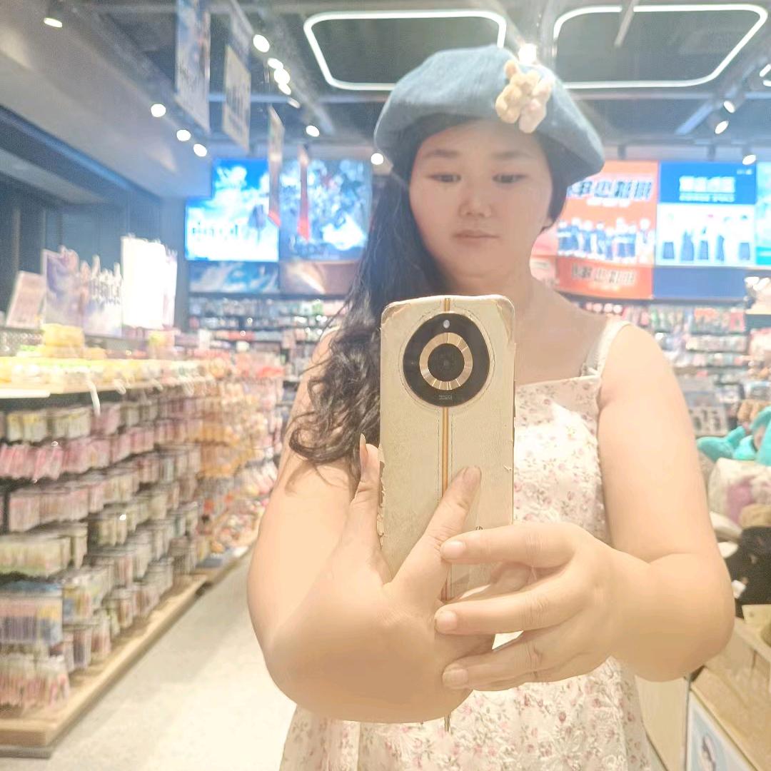 单亲宝妈。21点直播。喜欢唱歌。