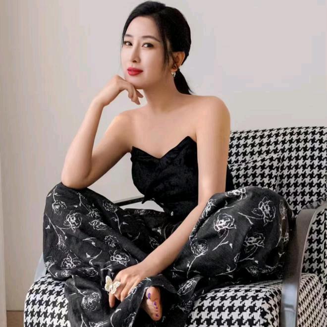 💋会变脸的老板娘Andi