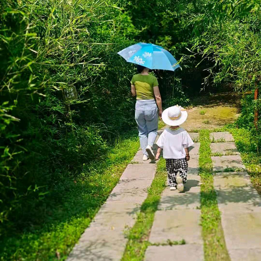 划船不用桨，全靠浪