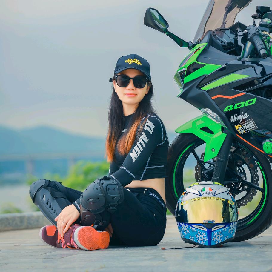 覃丽莉