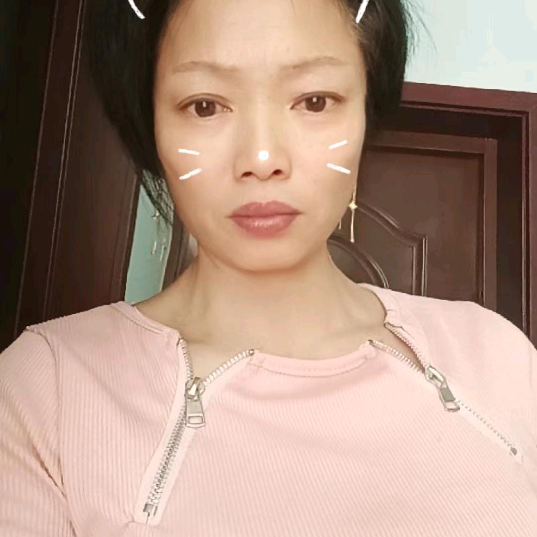 艳.
