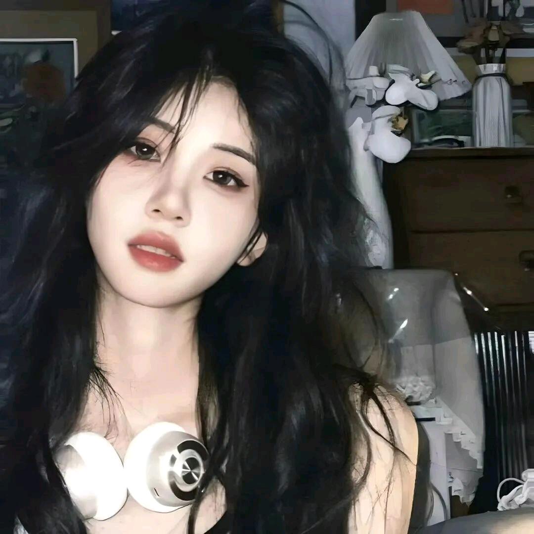 偷吃草莓的熊呆呆🐻