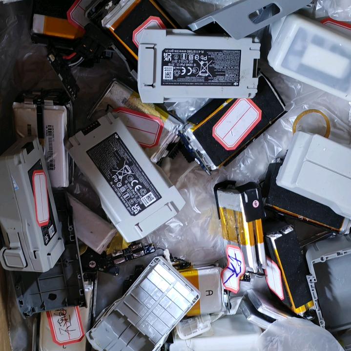 老头无人机电池维修