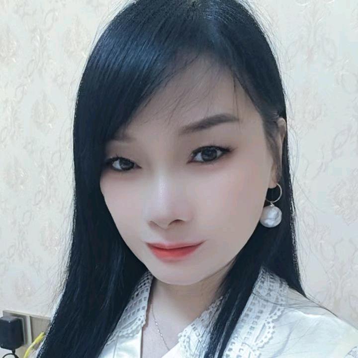 小邓客服经理(点进橱窗有惊喜