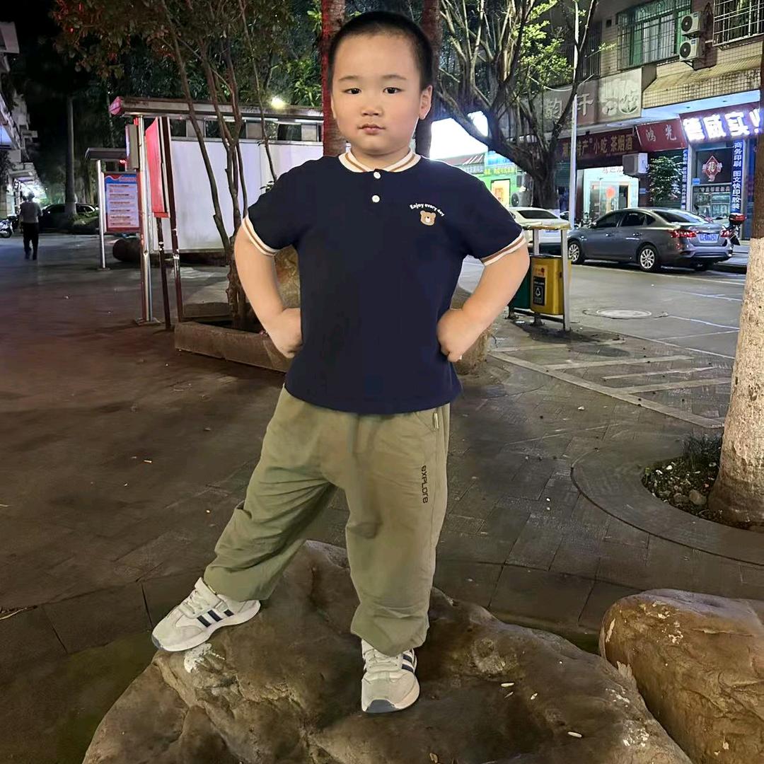 小陈.