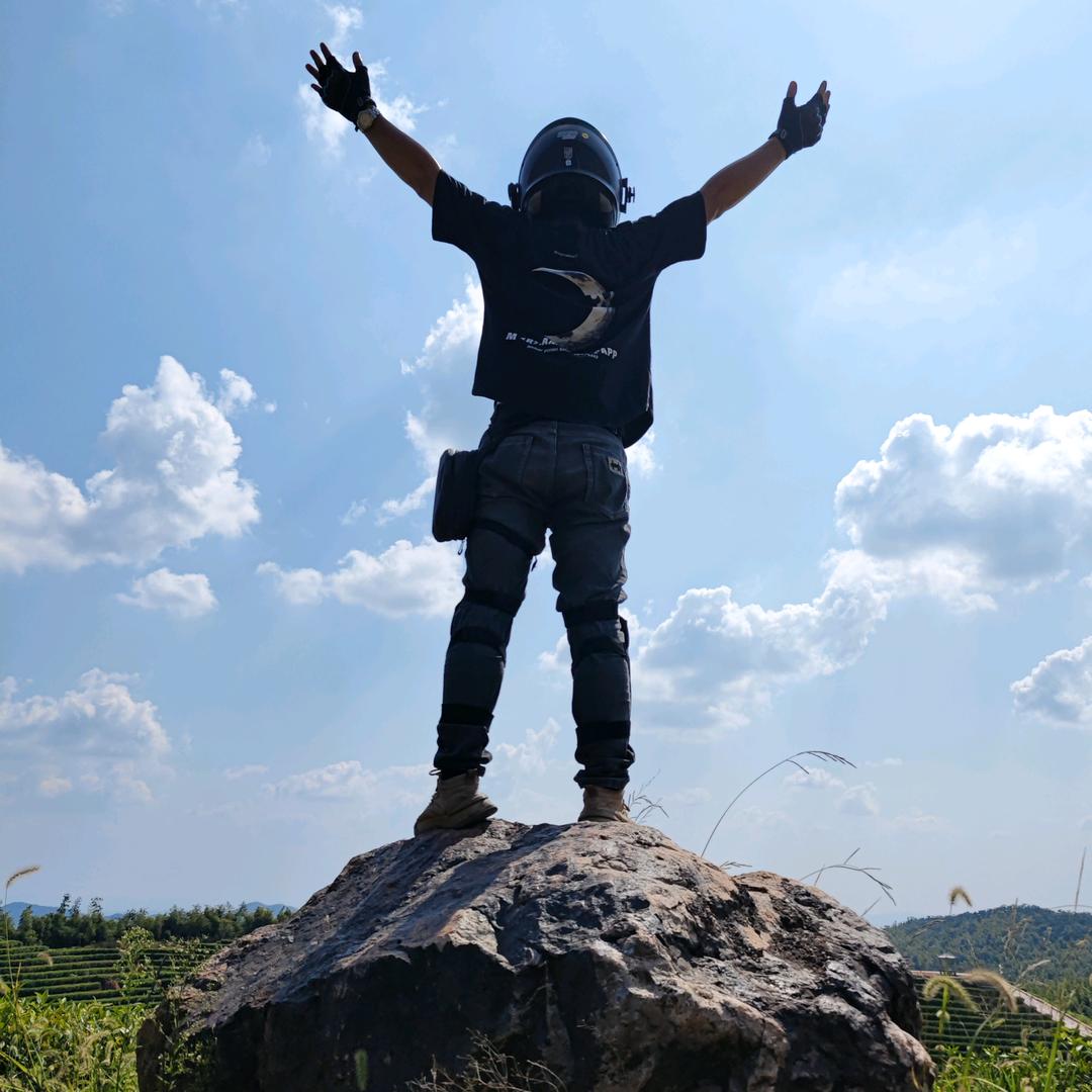 爱骑摩托的大叔