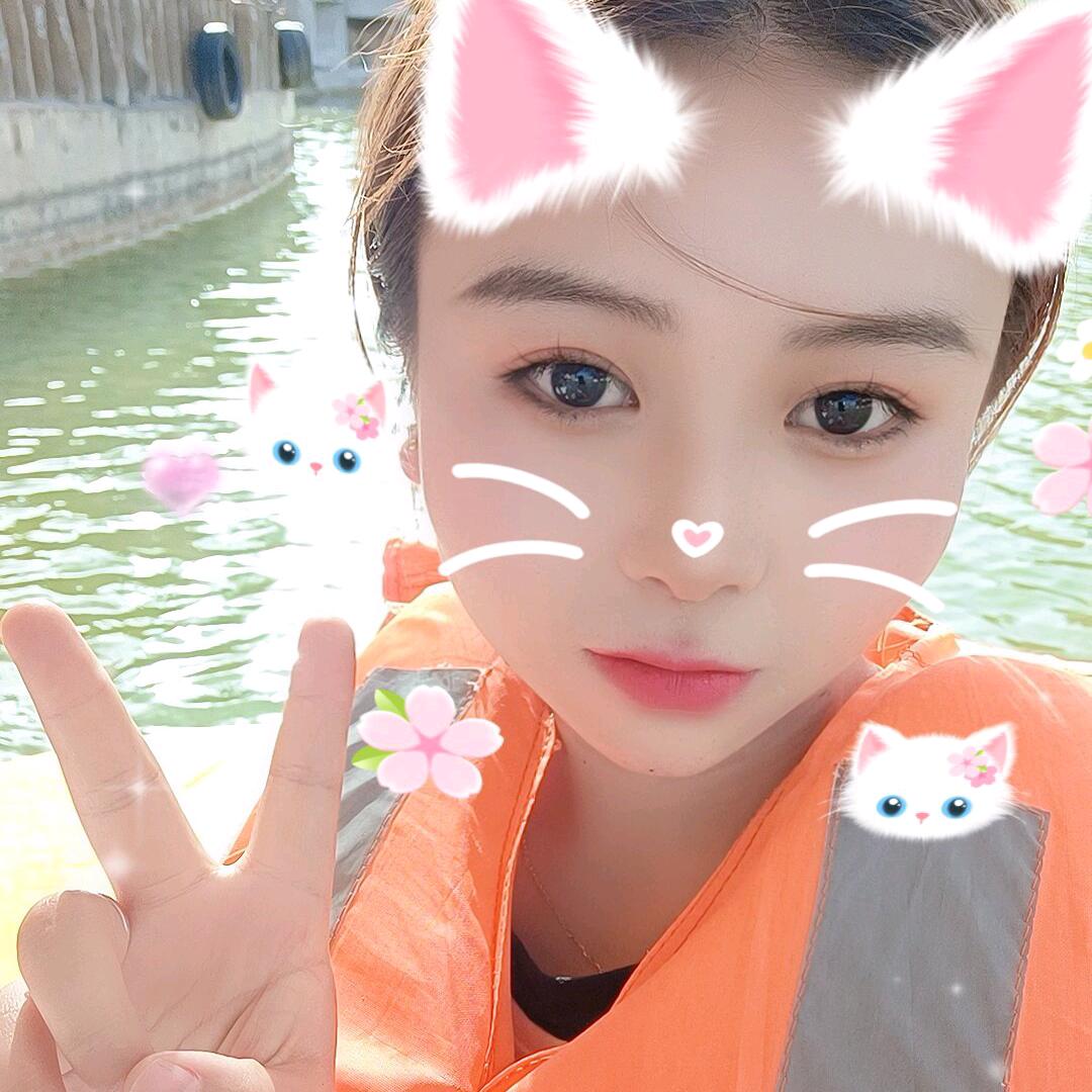 小何不吃香菜