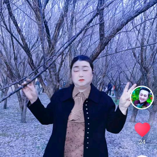 何芳：直播🎤🎤唱歌