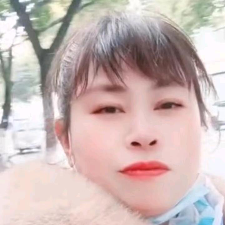 夏天的腊梅