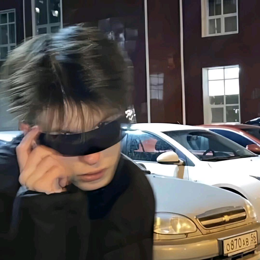 红了个月M