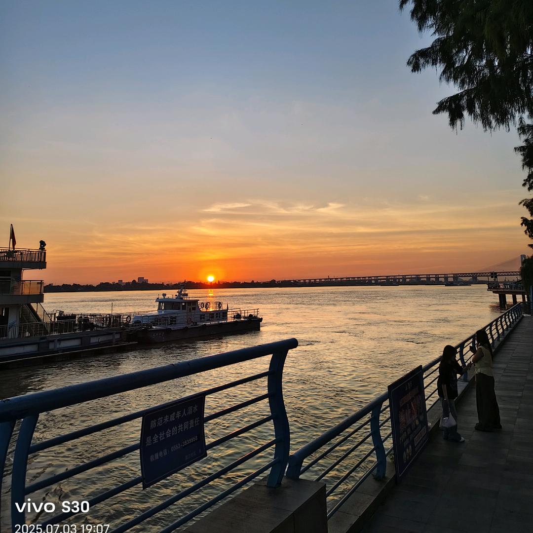 卖家电的英子姐姐