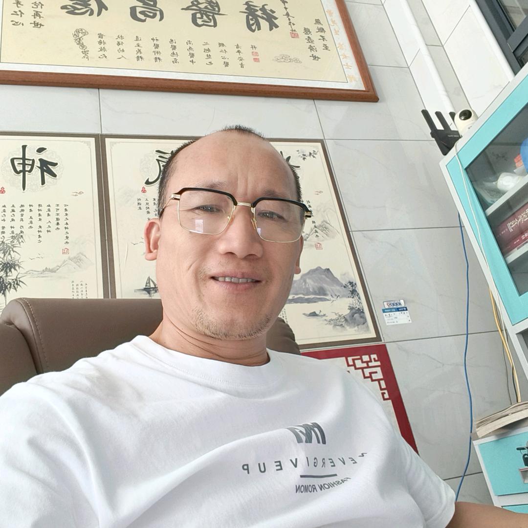 雷晓阳  茶陵金星学校斜对面