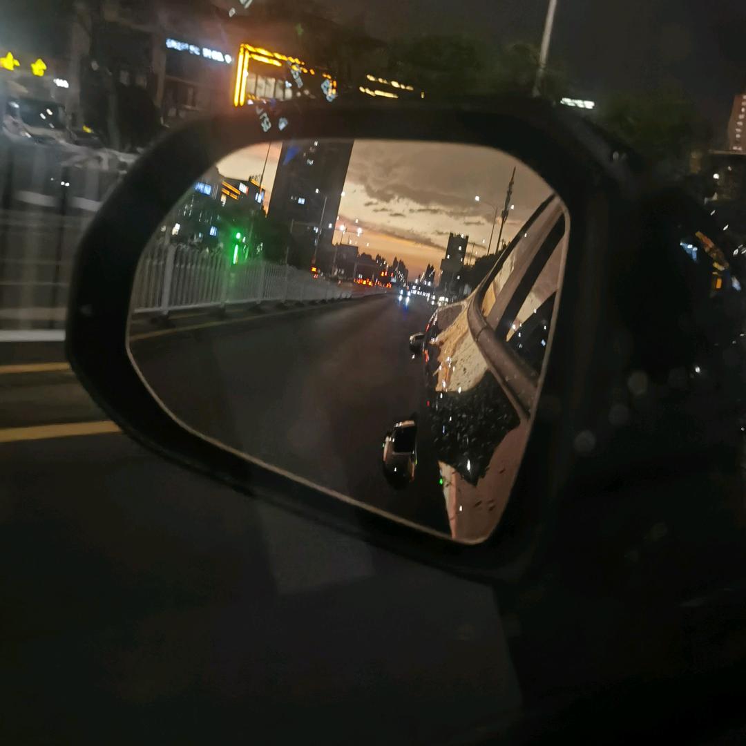 我们都在努力的活着