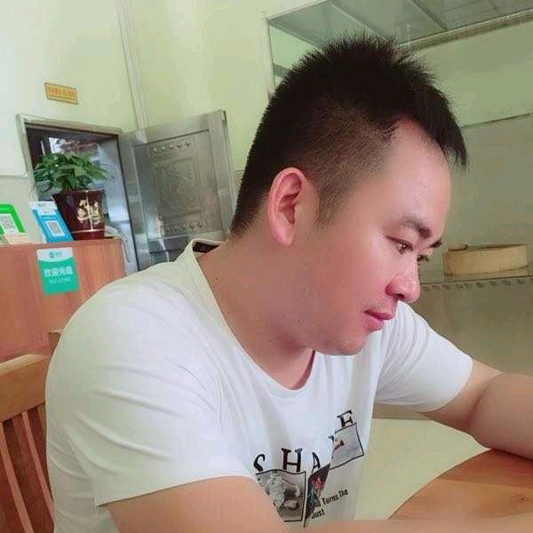 吕八教练（七小训练场）