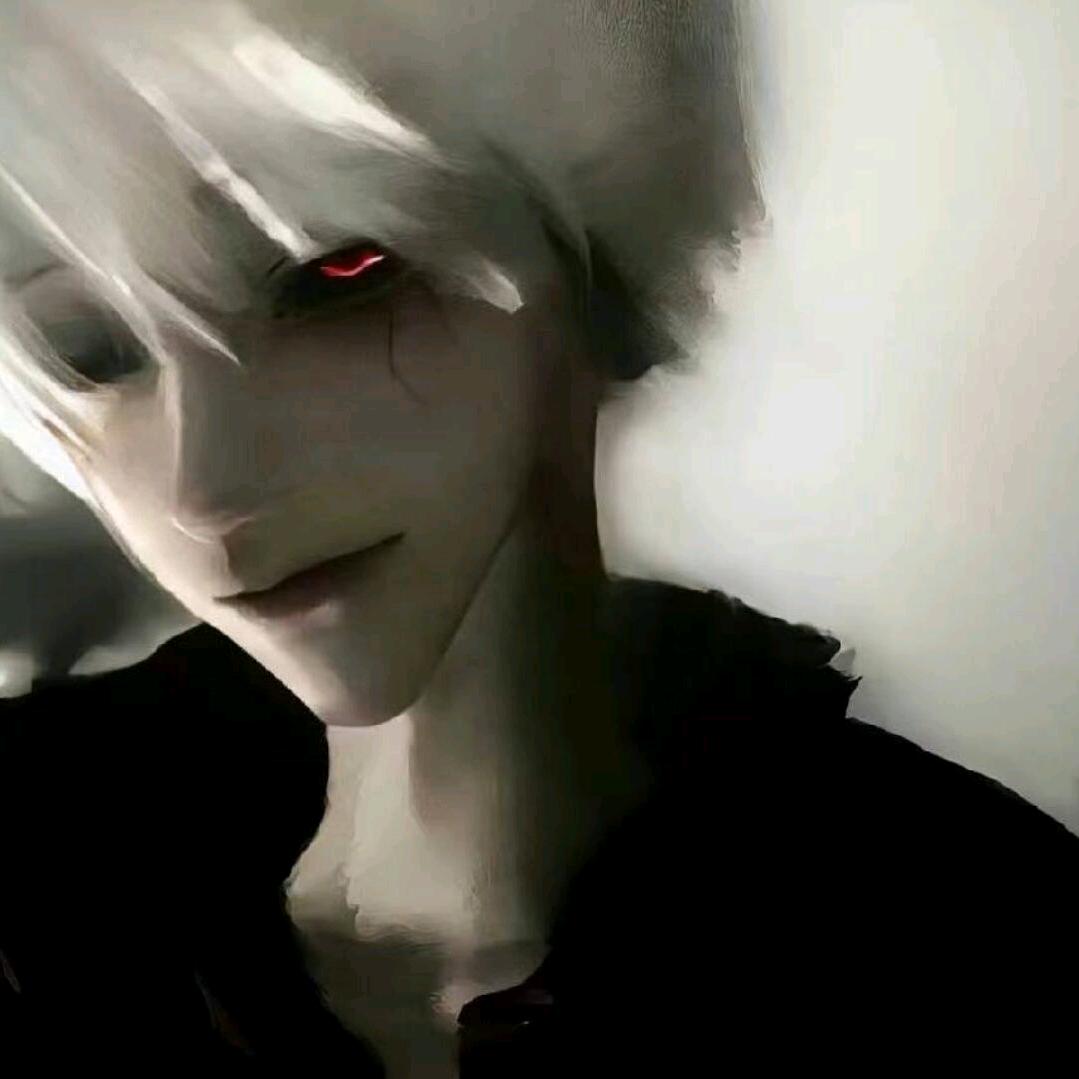 他说她长得像她