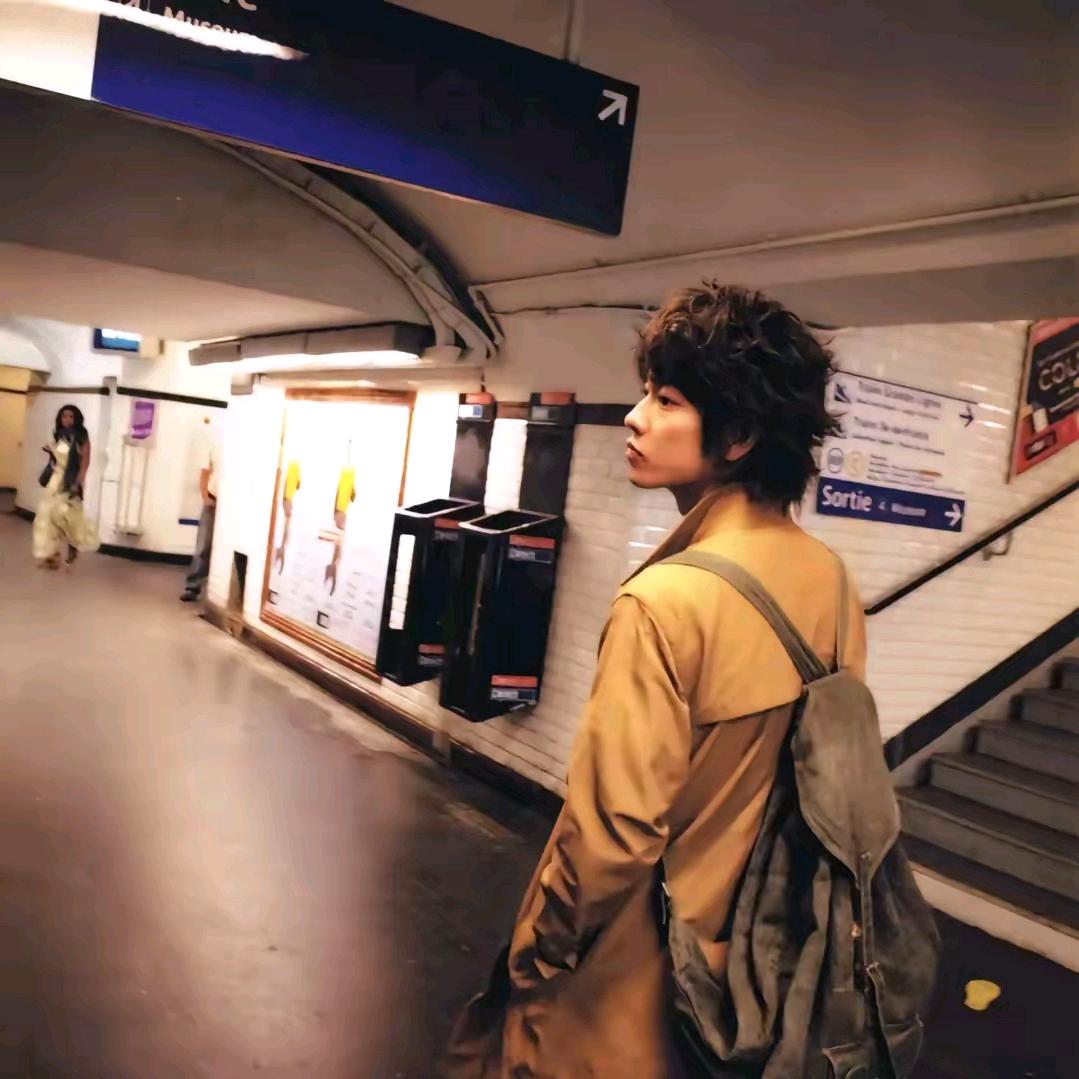 椰子树种植专家兼生化酒店大堂经理