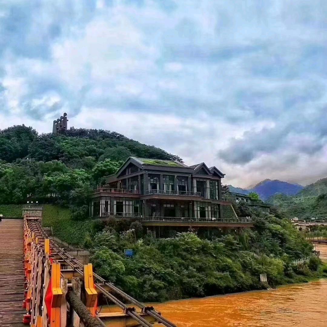 今天的第一杯酒