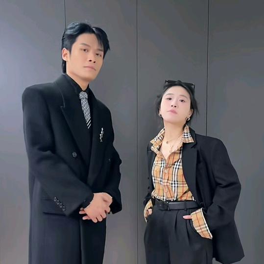 红绿灯的小黄