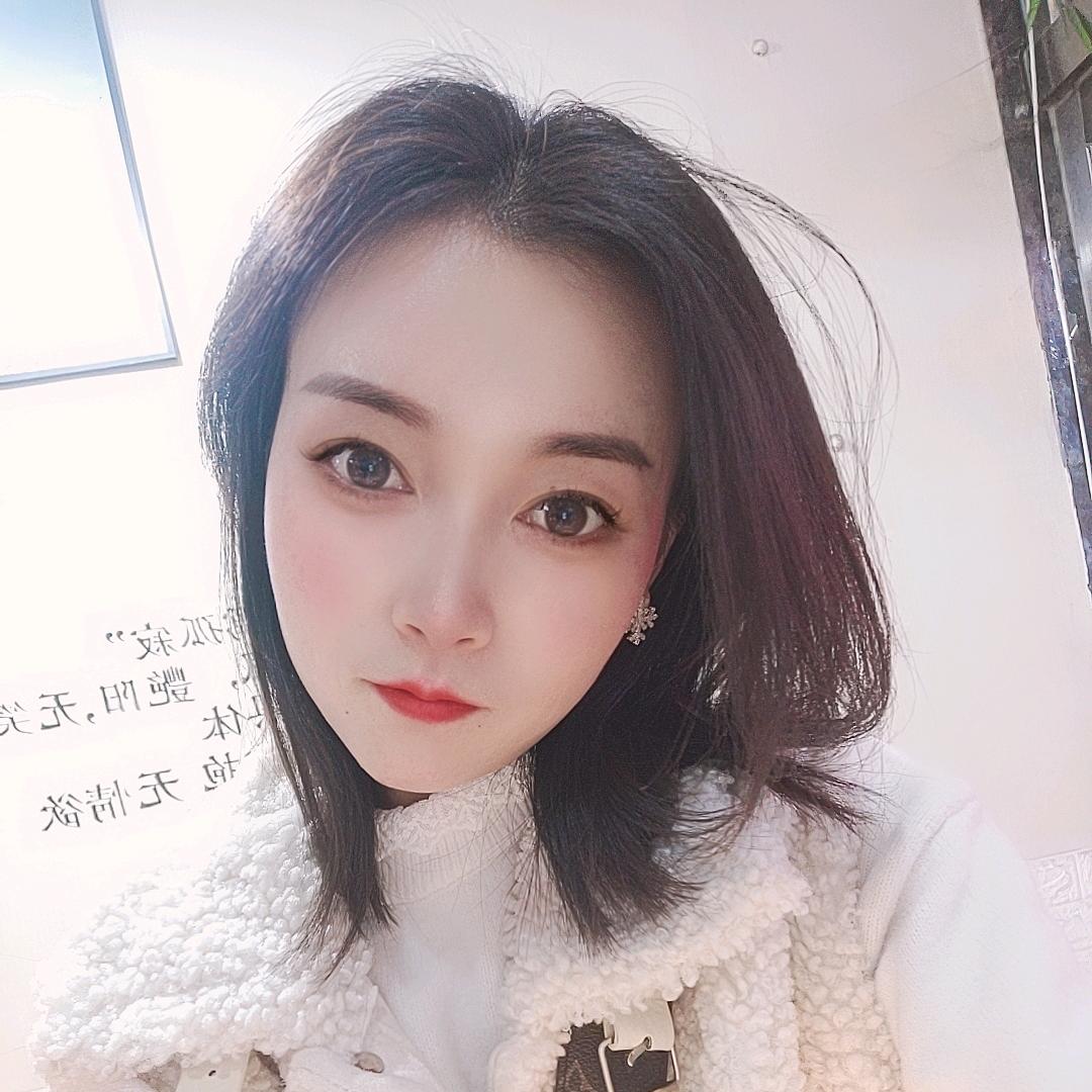 润泽美妆 李莉