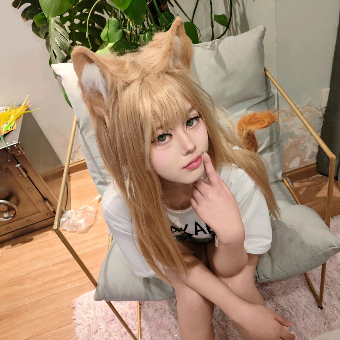 依依